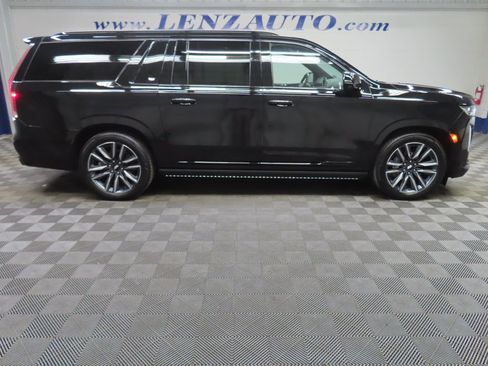 Used 2022 Cadillac Escalade ESV Sport w/ Touring Package AWD/4WD image 2