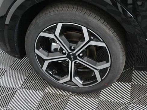 New 2025 Kia Niro EX Touring image 5