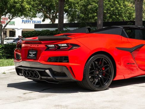 Used 2023 Chevrolet Corvette Z06 RWD image 8