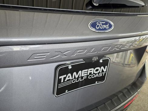 Used 2022 Ford Explorer XLT w/ Equipment Group 202A RWD image 38
