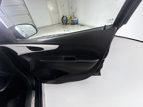 Used 2018 Chevrolet Spark ACTIV image 29