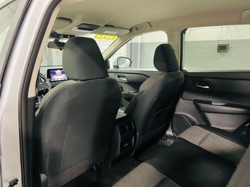 Used 2024 Nissan Rogue SV image 23