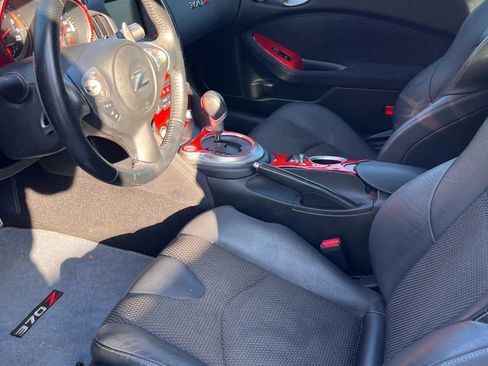 Used 2010 Nissan 370Z Touring w/ Sport Pkg image 4