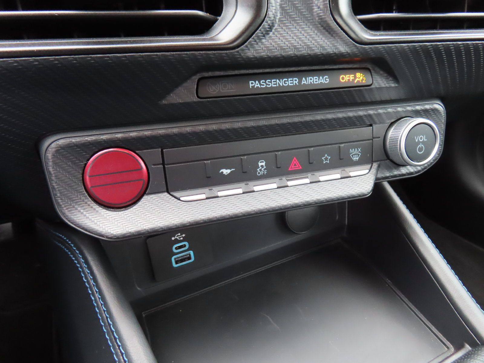 Used 2025 Ford Mustang Dark Horse RWD image 30