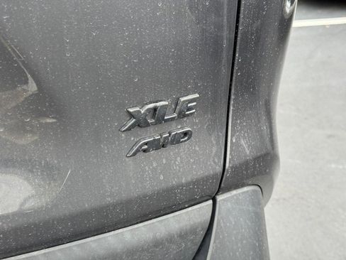 Used 2021 Toyota RAV4 XLE image 6