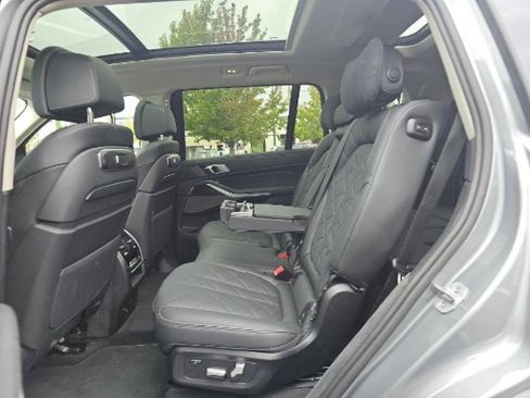 Used 2025 BMW X7 xDrive40i AWD/4WD image 7