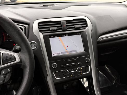 Used 2019 Ford Fusion SE FWD image 30
