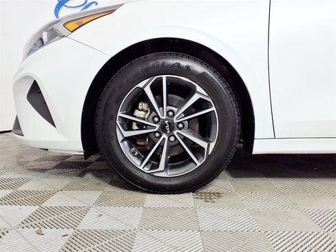 Used 2022 Kia Forte LXS w/ LXS Technology Package image 7