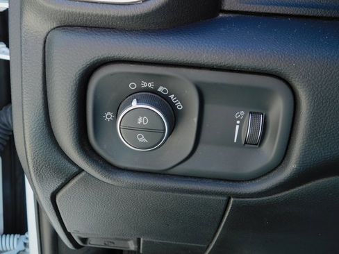 Used 2024 RAM 3500 Big Horn image 33