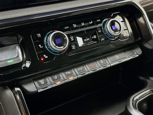 Used 2024 GMC Sierra 2500 AT4 w/ AT4 Premium Plus Package image 16