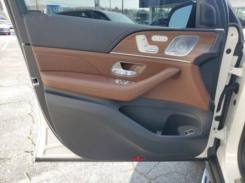 Used 2025 Mercedes-Benz GLS 450 4MATIC image 17