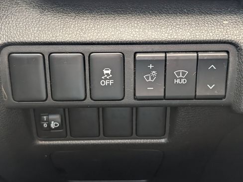 Used 2018 Mitsubishi Eclipse Cross SEL AWD/4WD image 26