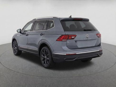 Used 2023 Volkswagen Tiguan SE FWD image 4