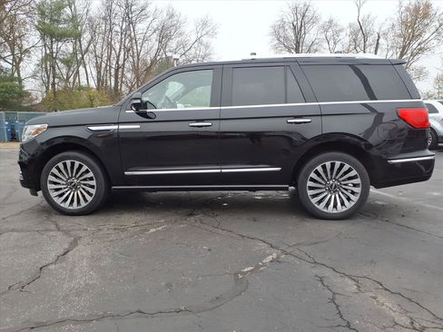 Used 2019 Lincoln Navigator Reserve image 4
