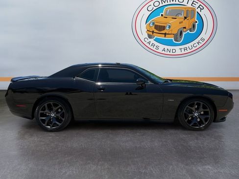 Used 2017 Dodge Challenger R/T w/ Cold Weather Group RWD image 7