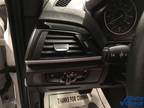 Used 2017 BMW 230i xDrive Convertible image 33