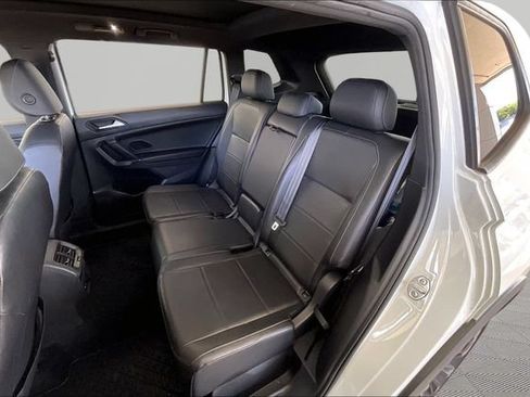 Used 2020 Volkswagen Tiguan SE R-Line AWD/4WD image 16