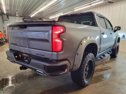 Used 2020 Chevrolet Silverado 1500 Custom w/ Custom Value Package image 3