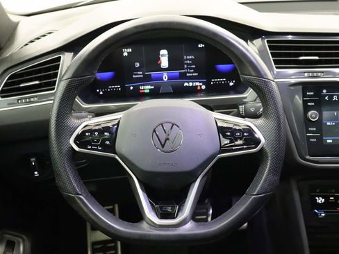 Used 2024 Volkswagen Tiguan SE R-Line image 11