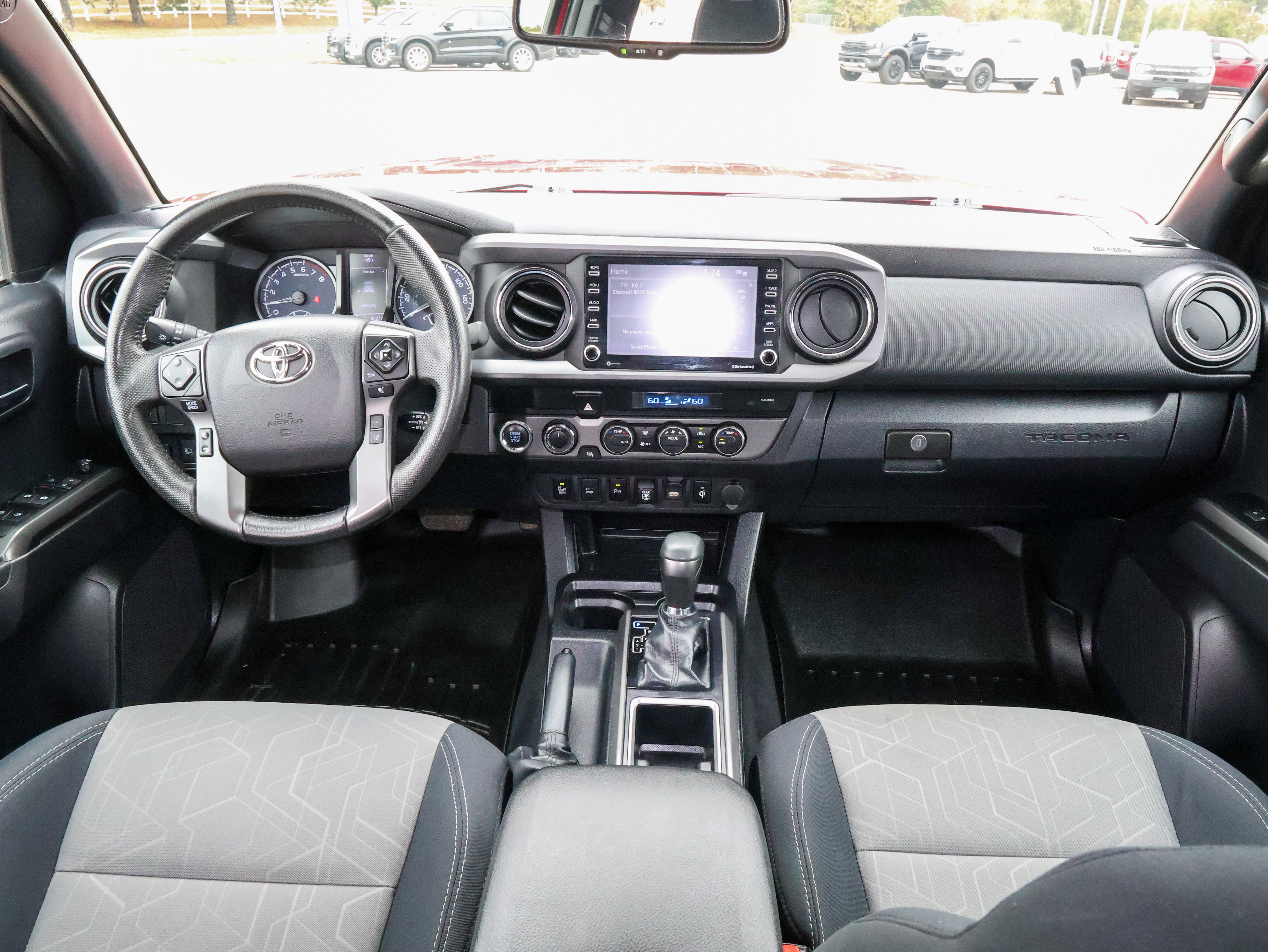 Used 2022 Toyota Tacoma TRD Off-Road w/ Technology Package AWD/4WD image 17