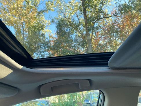 Used 2022 Toyota Camry SE image 25