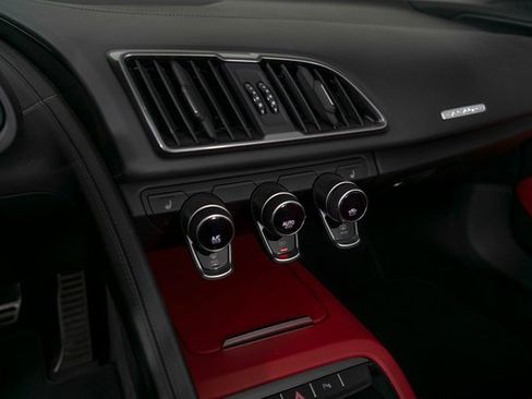 Used 2018 Audi R8 V10 image 20