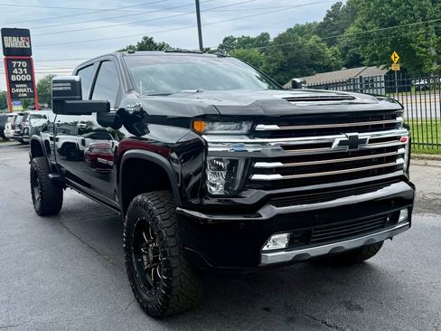 Used 2020 Chevrolet Silverado 2500 High Country w/ Z71 Off-Road Package AWD/4WD image 3