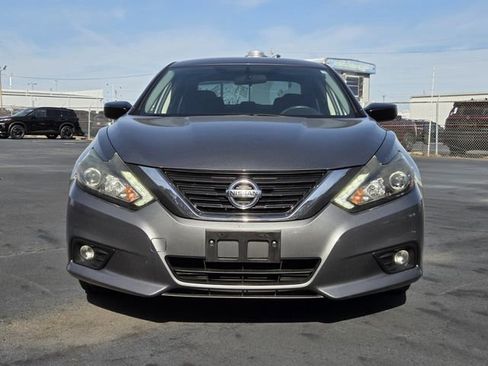 Used 2017 Nissan Altima 2.5 SR w/ Midnight Edition Package image 14