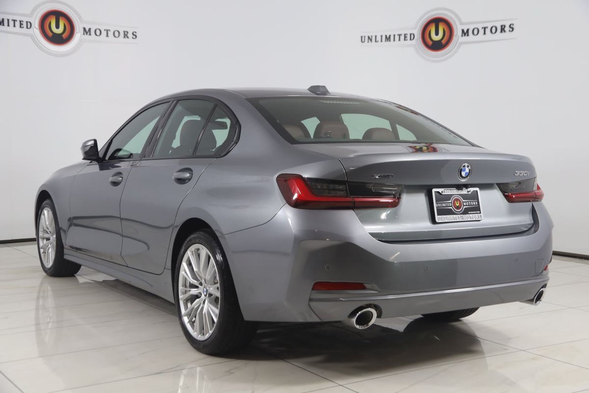 Used 2023 BMW 330i xDrive Sedan w/ Convenience Package AWD/4WD image 4