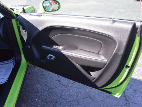 Used 2015 Dodge Challenger R/T Plus image 20