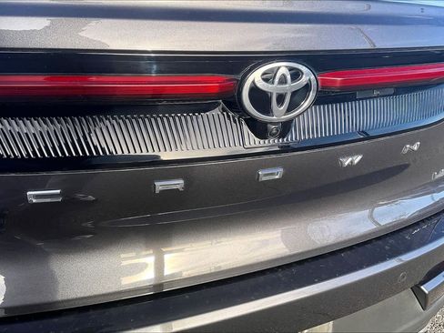 Used 2023 Toyota Crown Limited image 29