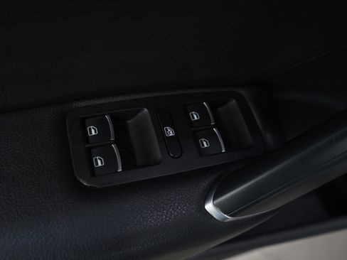 Used 2017 Volkswagen Passat 1.8T R-Line image 18