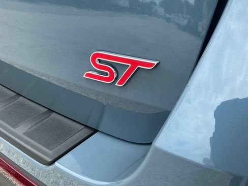 Certified 2025 Ford Explorer ST RWD image 32