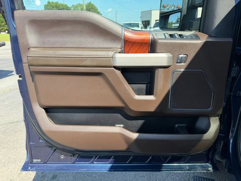 Used 2019 Ford F150 King Ranch w/ Equipment Group 601A Luxury AWD/4WD image 17