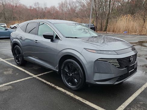 Certified 2025 Nissan Murano SV image 3