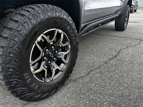 Used 2023 Chevrolet Colorado ZR2 w/ ZR2 Convenience Package III image 12