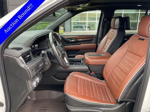 Used 2023 GMC Yukon Denali Ultimate image 10