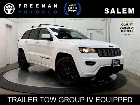 Used 2017 Jeep Grand Cherokee Altitude AWD/4WD image 1