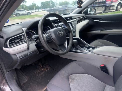 Used 2020 Toyota Camry LE FWD image 19