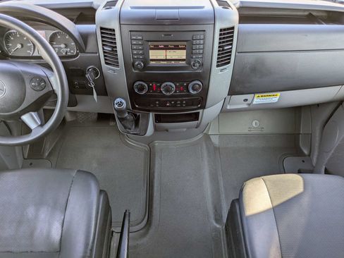 Used 2018 Mercedes-Benz Sprinter 2500 image 18