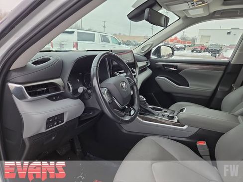Used 2021 Toyota Highlander Limited image 20