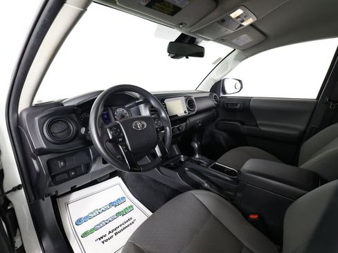 Used 2022 Toyota Tacoma SR RWD image 10