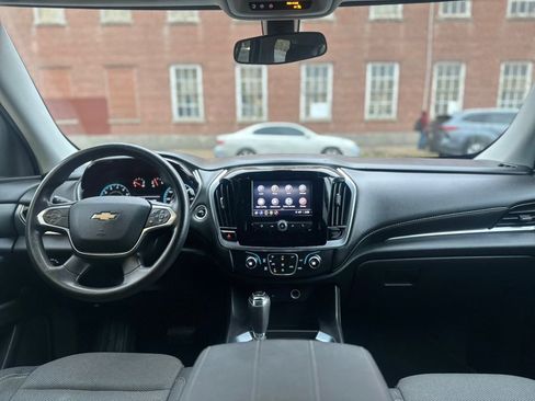 Used 2020 Chevrolet Traverse LS image 23