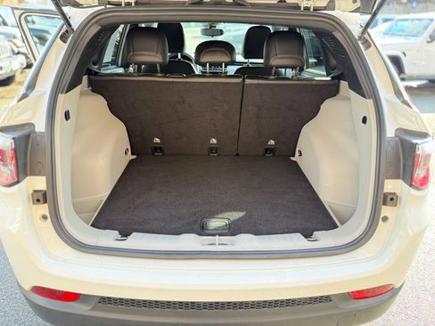 Used 2024 Jeep Compass Latitude image 28