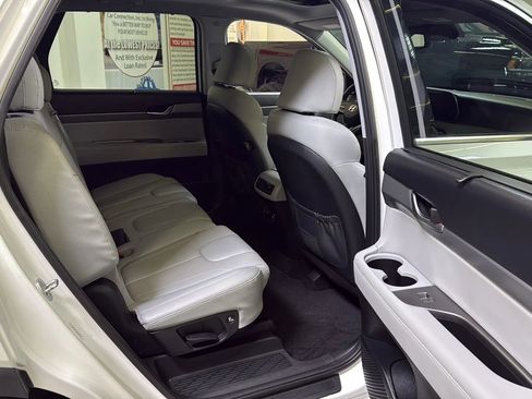 Used 2022 Hyundai Palisade SEL w/ 8P Bench Seat Package FWD image 23