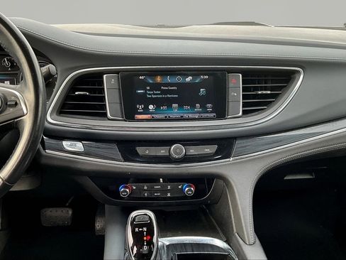 Used 2019 Buick Enclave Essence image 10