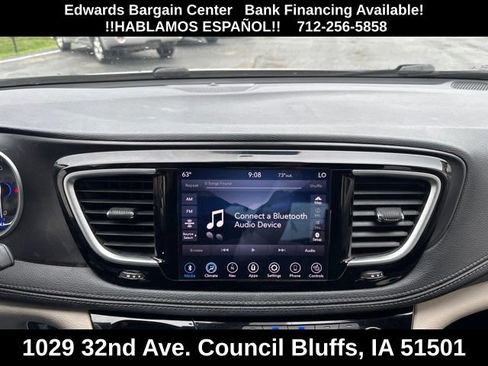 Used 2020 Chrysler Pacifica Limited w/ Tire & Wheel Group FWD image 21
