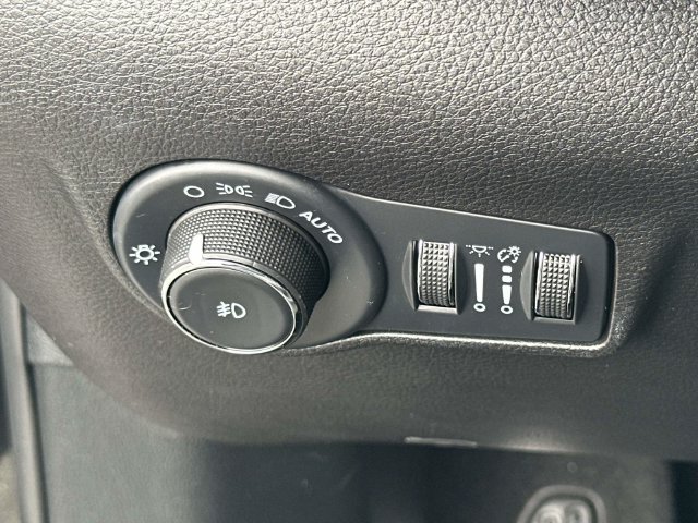 Used 2023 Jeep Compass High Altitude AWD/4WD image 9