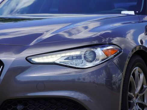 Used 2020 Alfa Romeo Giulia RWD image 4
