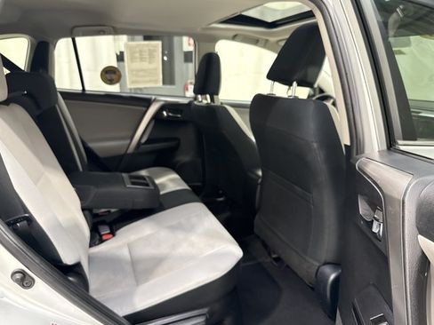 Used 2016 Toyota RAV4 XLE AWD/4WD image 29